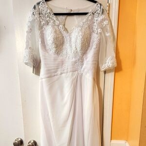 Size 10 Wedding Dress white